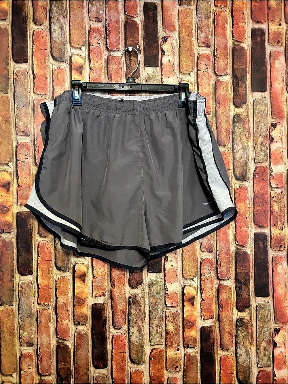 Nike Women's Dri-FIT Tempo Running Shorts Dri-FIT Tempo Running Shorts Gray &